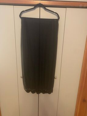 Bianca Nygard Sheer Black Pashmina-Style Scarf/Shawl – Elegant Crochet Detail